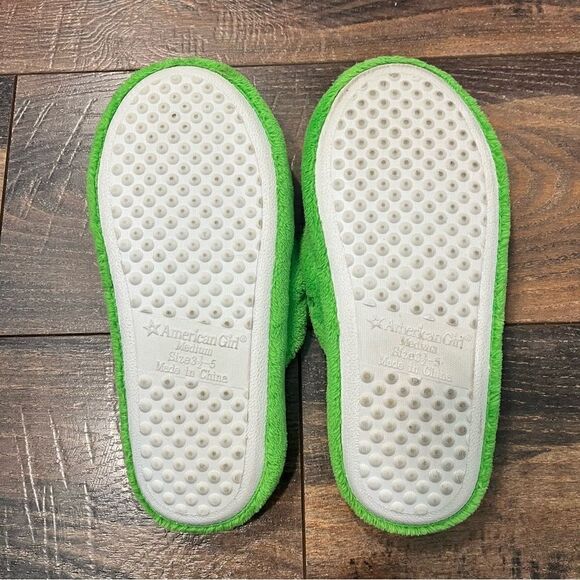 American Girl Green Fuzzy Slippers w Pink Flower and Green Sequins Size 3.5-5 - Picture 5 of 9